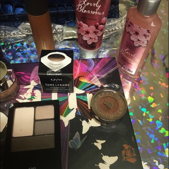 Must Have Variety Bundle! 14 items +open to offers - Picture 6 of 8